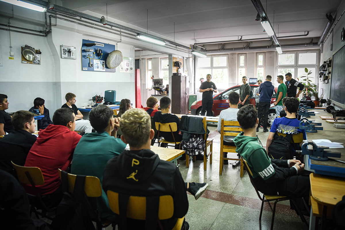 Szinte eltűnik a duális képzés lehetősége Csíkszeredában Szinte eltűnik a duális képzés lehetősége Csíkszeredában